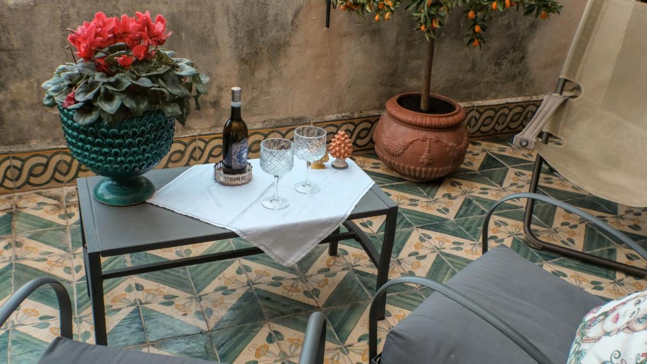 Donna Guia Suite Palermo Exterior foto