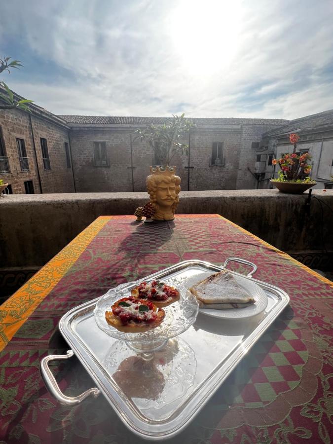 Donna Guia Suite Palermo Exterior foto